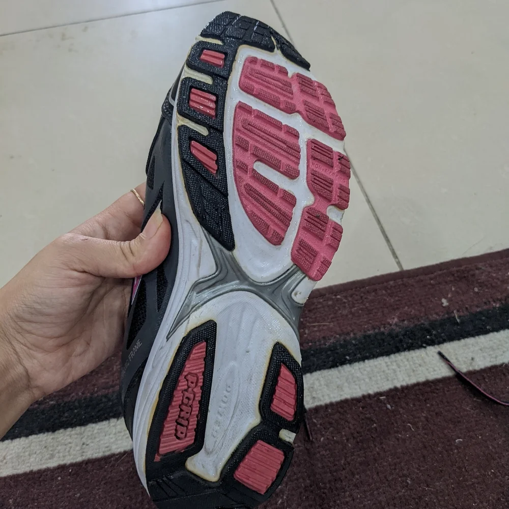 Women Shoe - Picture 5 of 5